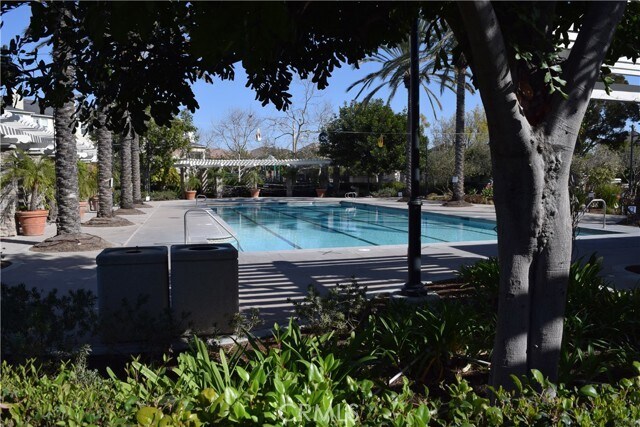 Building Photo - 303 Silk Tree