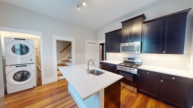 Primary Photo - 5 BEDROOMS + 2 FULL BATHROOMS + 5 FREE OFF...