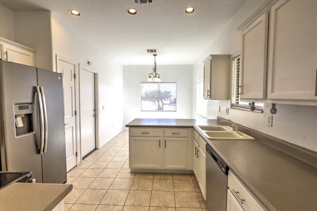 Building Photo - Rancho Sahuarita Home