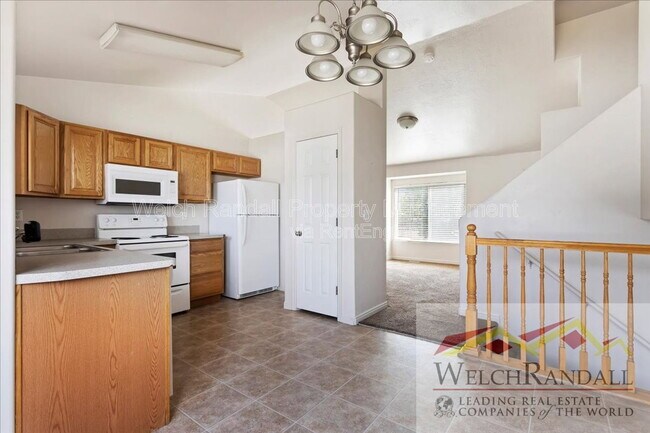 Building Photo - 1213 N Orchard Ave