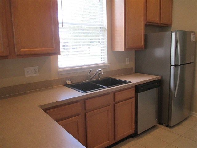 Building Photo - 940 Steeple Chase Ln