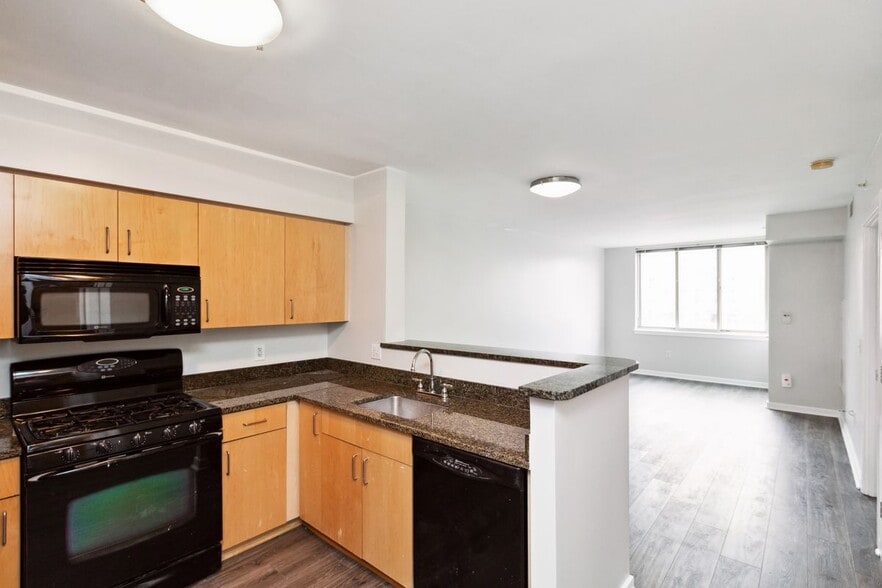 Building Photo - 1000 New Jersey Ave SE