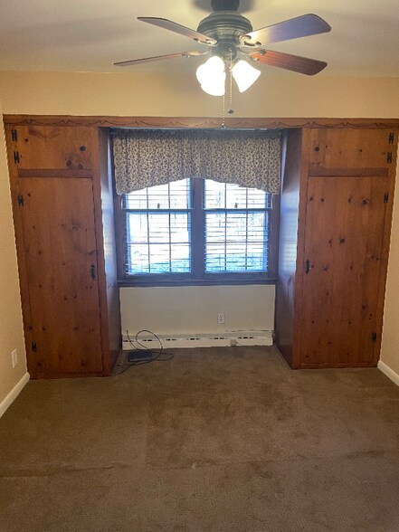 Building Photo - 2550 S Dahlia St