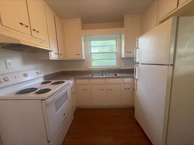 Building Photo - 1309 Ardmore Dr
