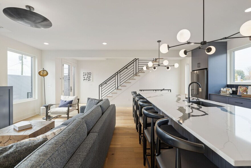 Building Photo - 1117 3rd Ave S