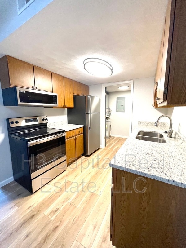 Building Photo - 130 Brookview Dr