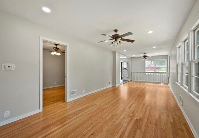 Building Photo - 3605 S Norwood Ave