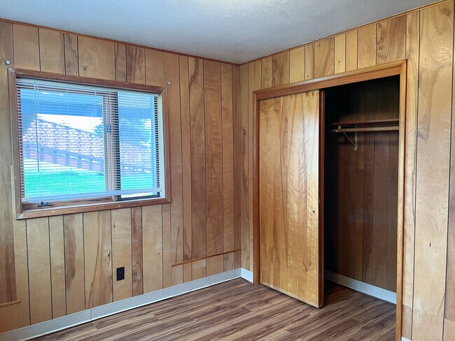 Building Photo - 4300 E 6th Ave