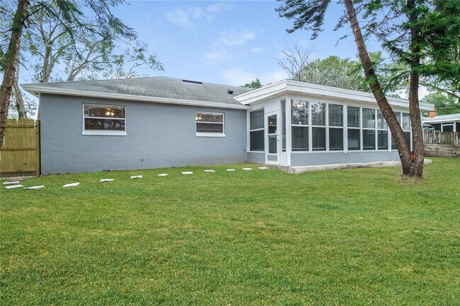 Building Photo - 605 Crosby Dr