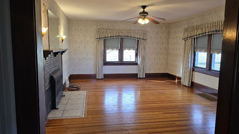 Building Photo - 2327 N 1500 Rd