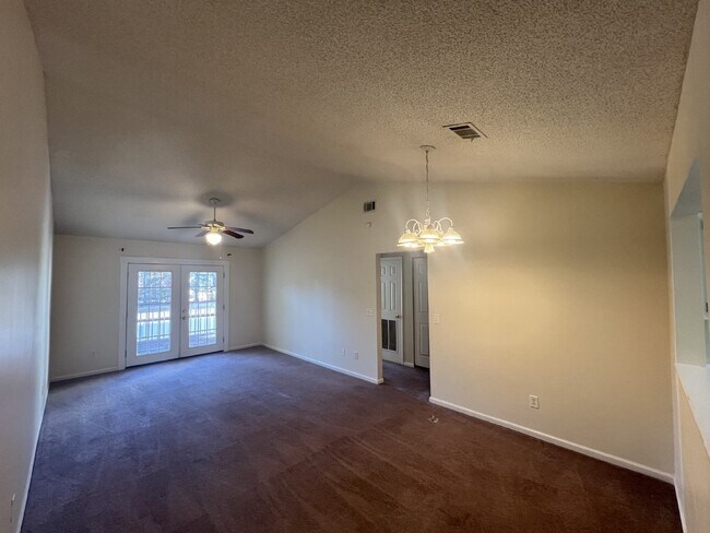 Building Photo - Apartment for Rent