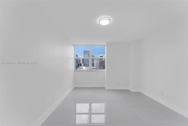 Building Photo - 770 Claughton Island Dr