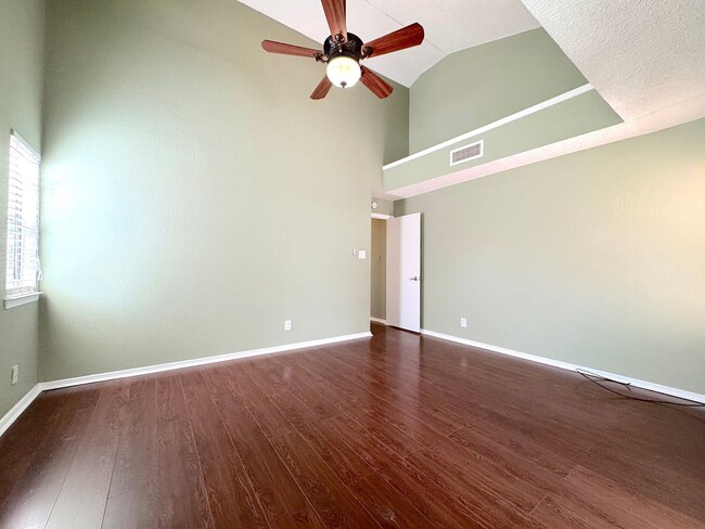 Building Photo - North Hills El Paso 3 Bed Refrig A/C!