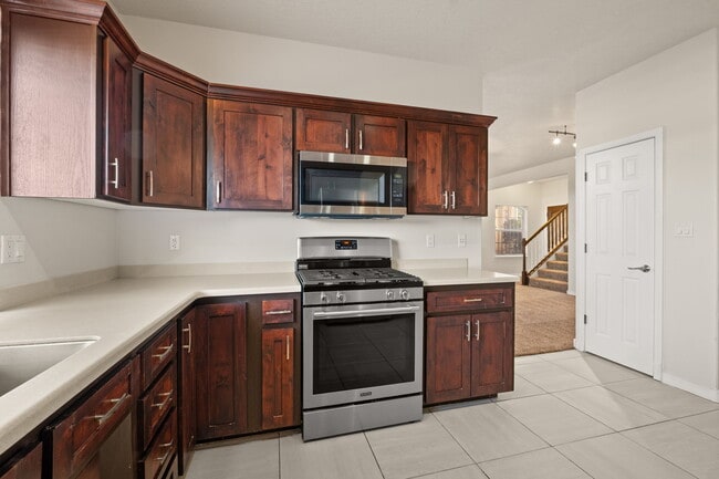 Building Photo - 7101 Natalie Janae Ln NE