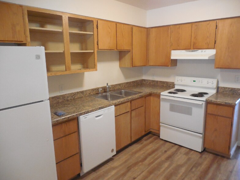 Building Photo - 825 SW Higgins Ave