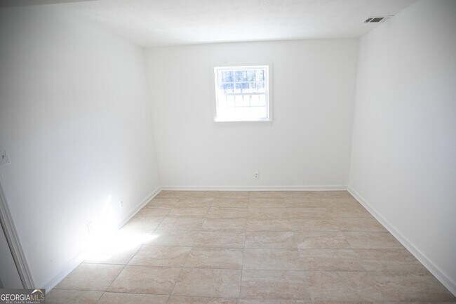 Building Photo - 2761 Rockdale Dr