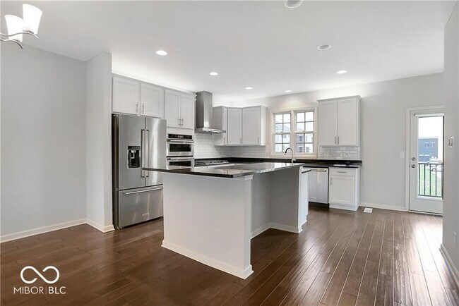 Building Photo - 2025 Broughton St