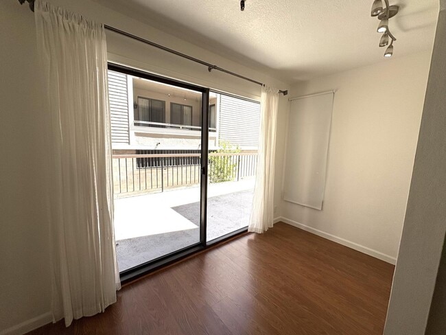 Building Photo - 735 El Camino Real