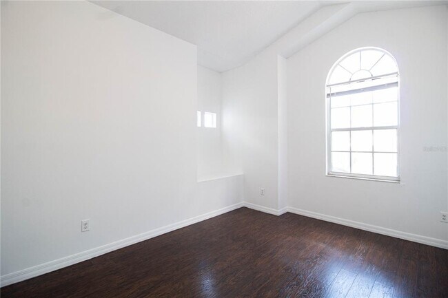 Building Photo - 667 Downing Cir
