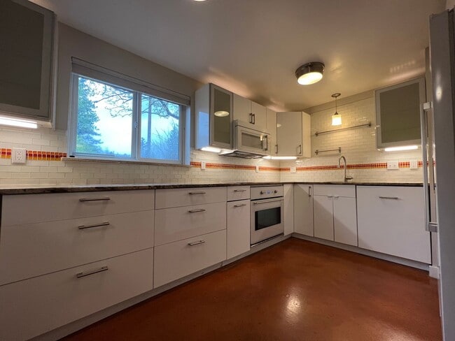 Building Photo - AMAZING LOCATION 2 Bed 1 Bath Condo of West Pearl In Boulder