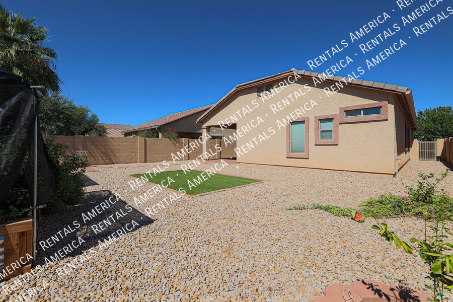Building Photo - 201 W Kona Dr
