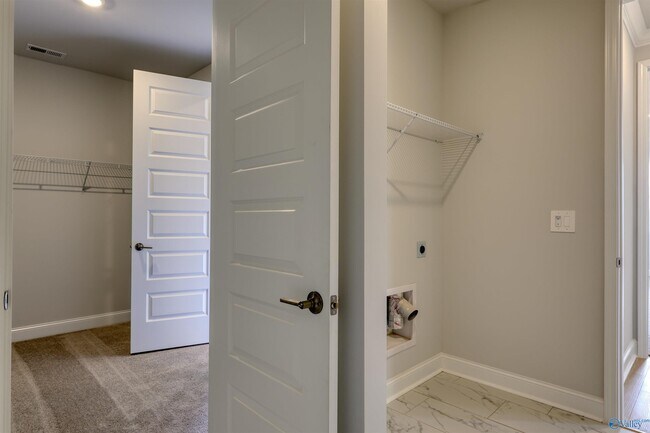 Building Photo - 188 Clift Crk Dr