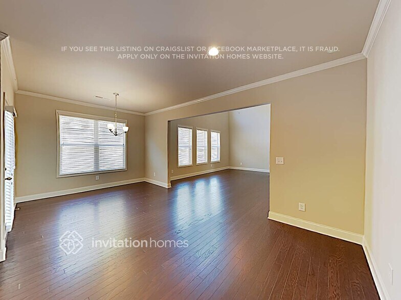 Building Photo - 1670 Riverpark Dr SE