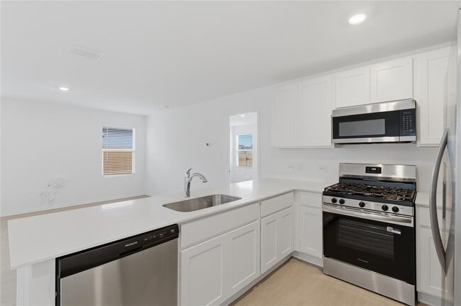 Building Photo - 596 Sormonne Lp