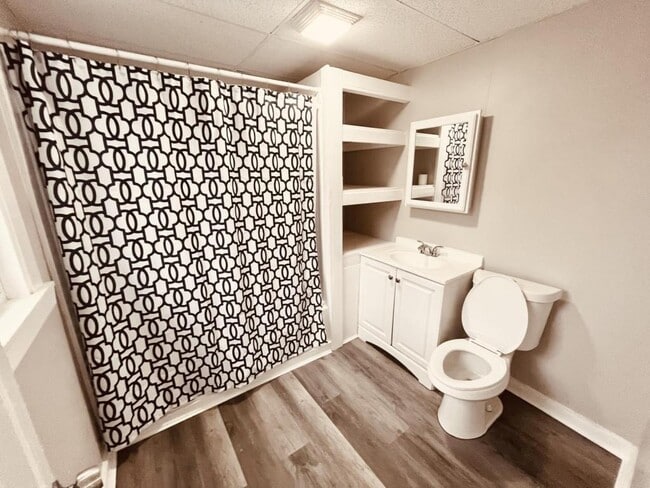 Building Photo - 6 Grove St