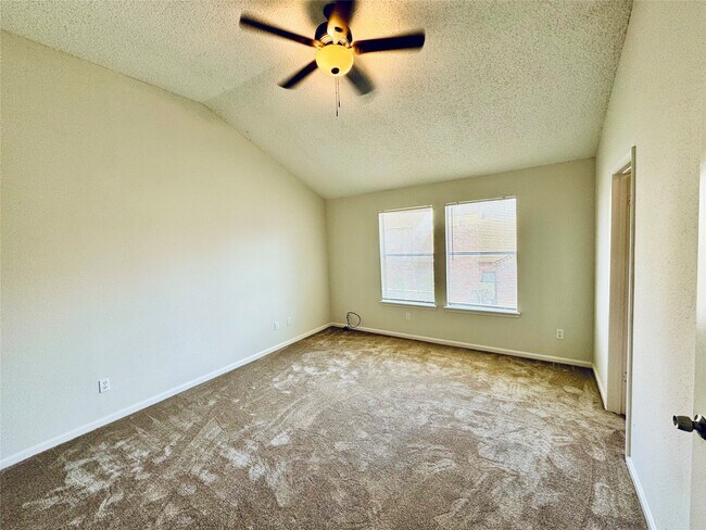 Building Photo - 5810 Twisted Pine Ct