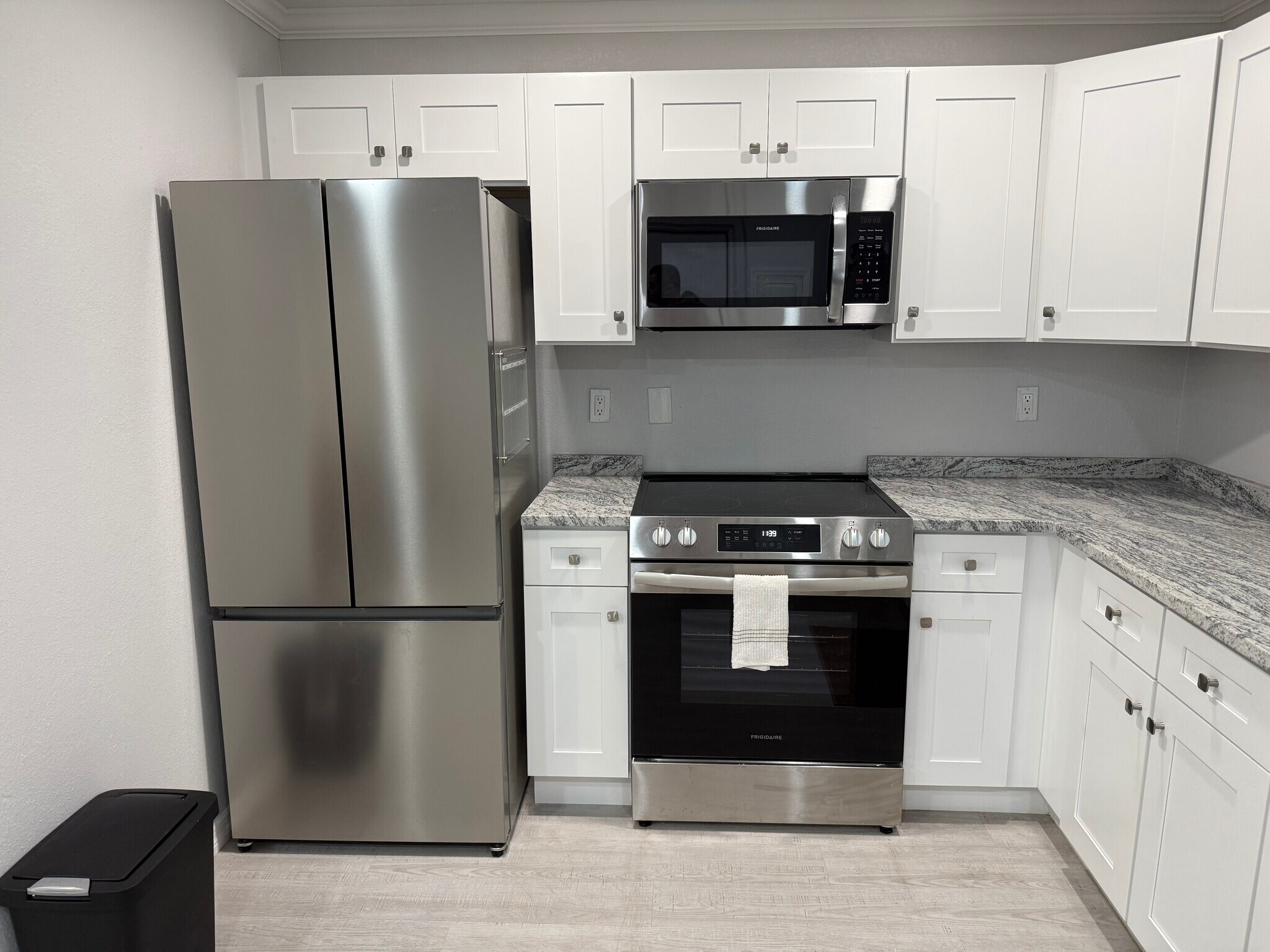 New stainless steel appliances - 324 Clearwater Ave