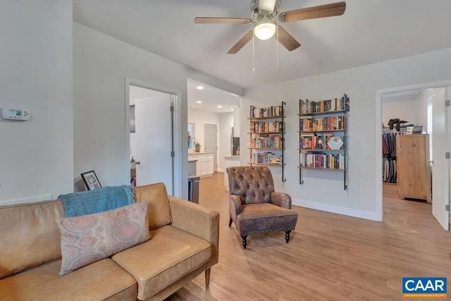 Building Photo - 1304 Poplar St