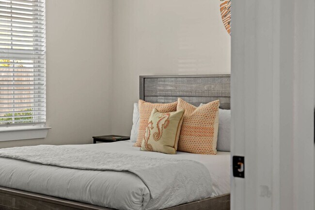 Building Photo - 95 Cobia St