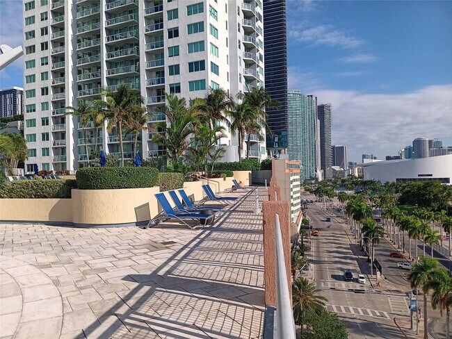 Building Photo - 244 Biscayne Blvd