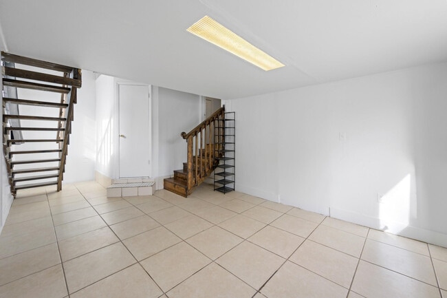 Building Photo - 1797 St