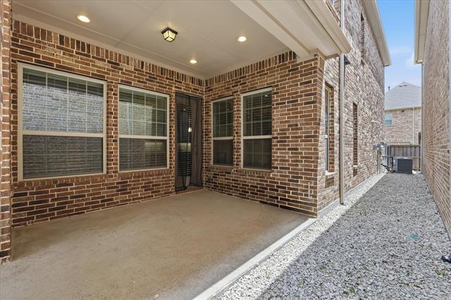 Building Photo - 768 Huntingdon St