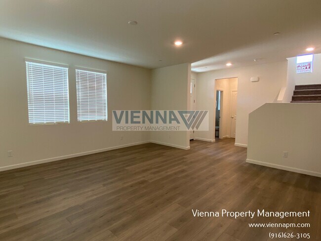 Building Photo - 700 Lincolnshire Cir