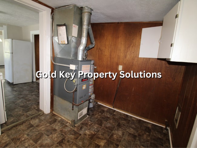 Building Photo - 1126 E 27th St