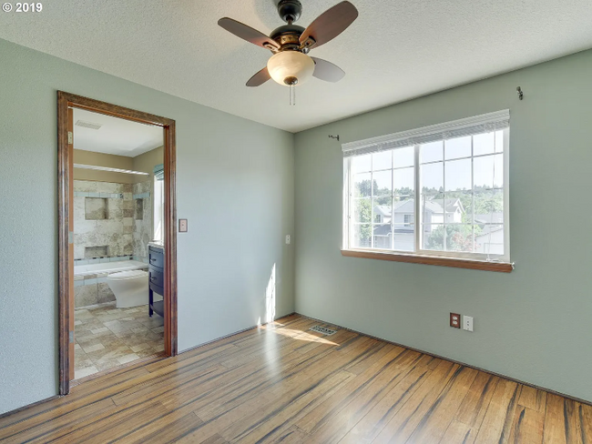 Building Photo - 16067 SW Dewberry Ln