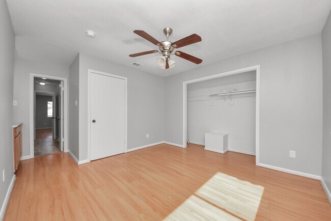 Building Photo - 115 Squires Bend