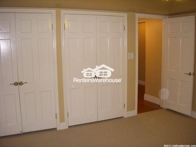 Building Photo - 2220 E Murray Holladay Rd