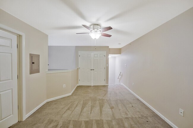 Building Photo - 1060 Gardenview Loop