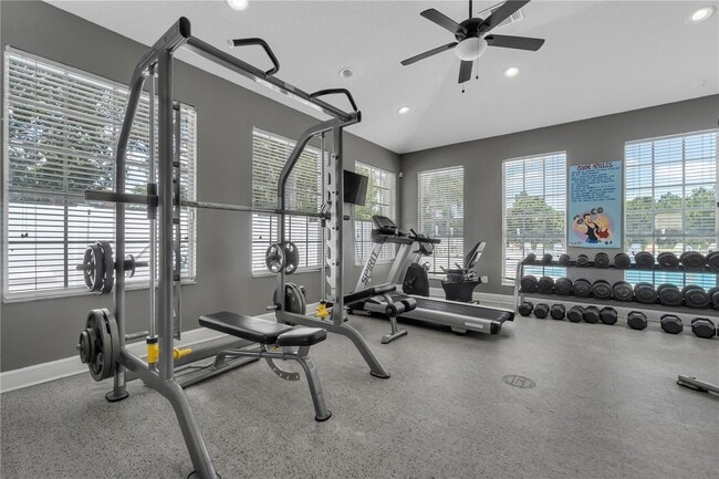 Building Photo - 16635 Palm Spring Dr
