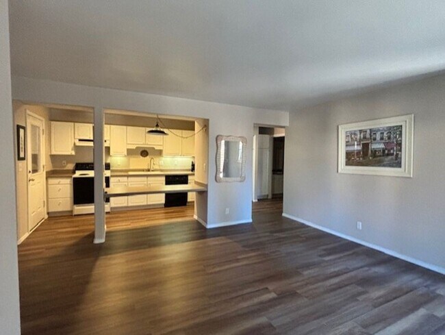 Building Photo - Lower Level Sunriver Condominium Unit - Powder Village H5