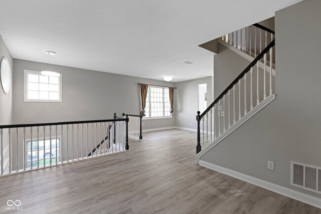 Building Photo - 12922 Ives Way