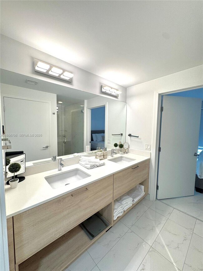 Building Photo - 16385 Biscayne Blvd