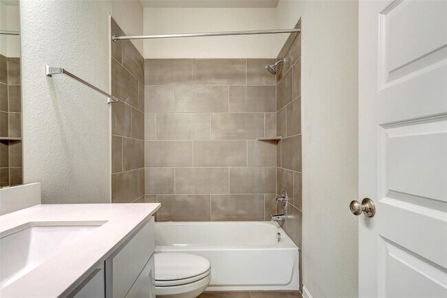 Building Photo - 2604 San Bautista Wy