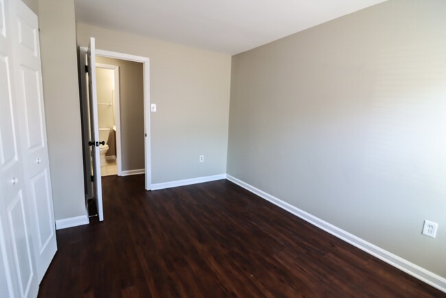 Building Photo - 9240 Bridle Path Ln