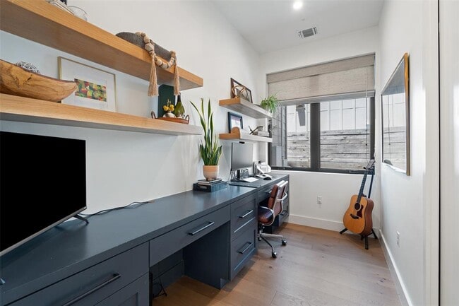 Building Photo - 2107 Peach Tree St