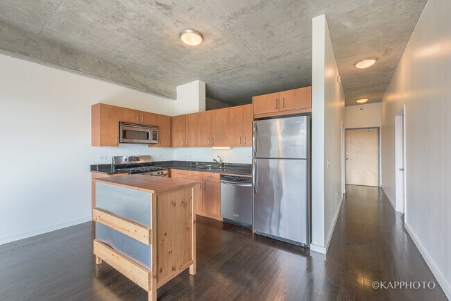 Building Photo - 1620 S Michigan Ave